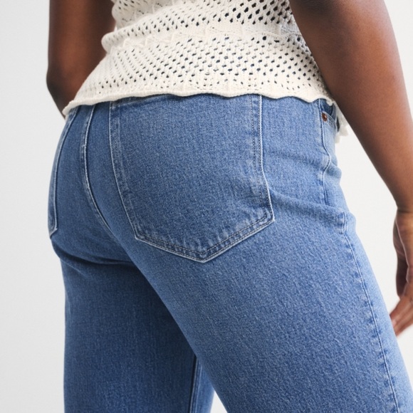 Abercrombie & Fitch Women's Straight Leg Blue Jeans - Picture 4 of 6